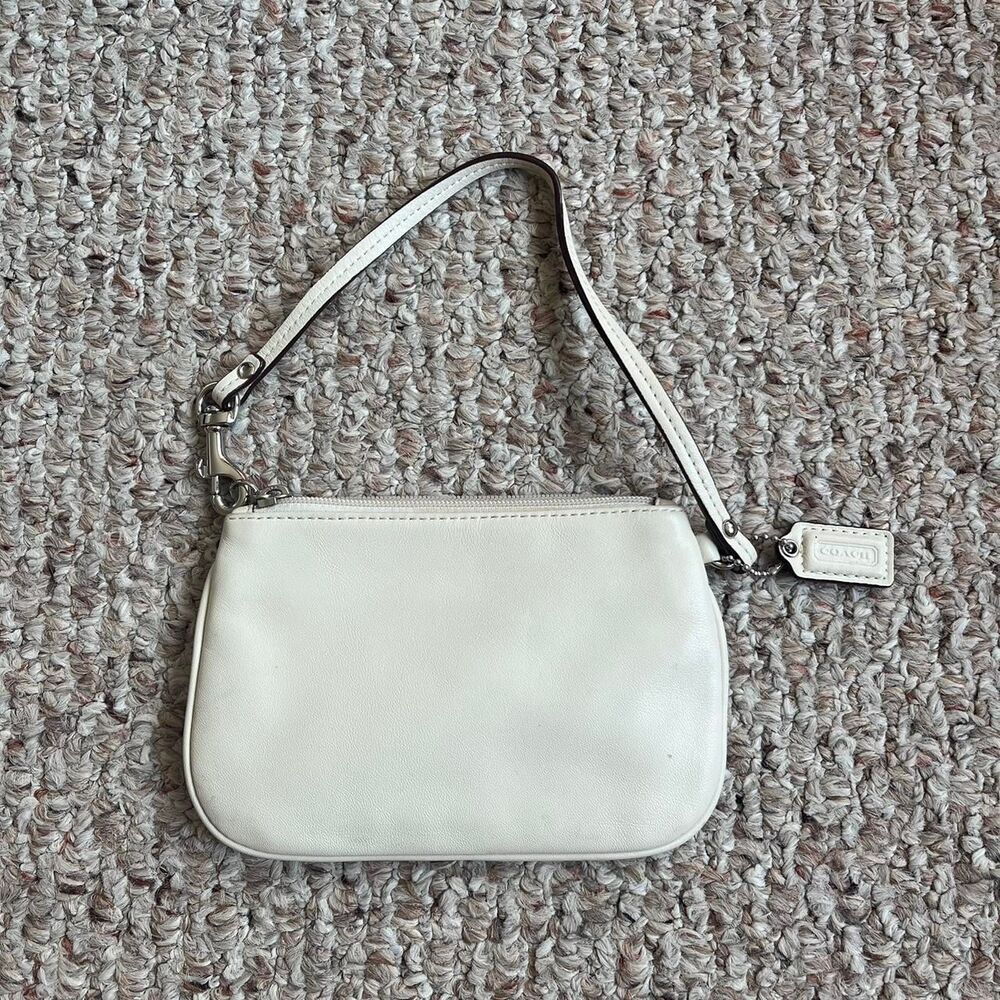 Coach Wristlet Vintage Women's Cream and White with Hang Tag Wallet Zip - Picture 1 of 7